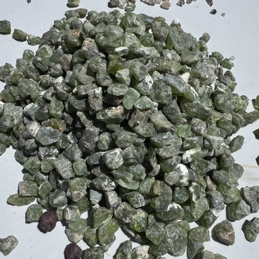 Peridot natural din Pakistan, 100g