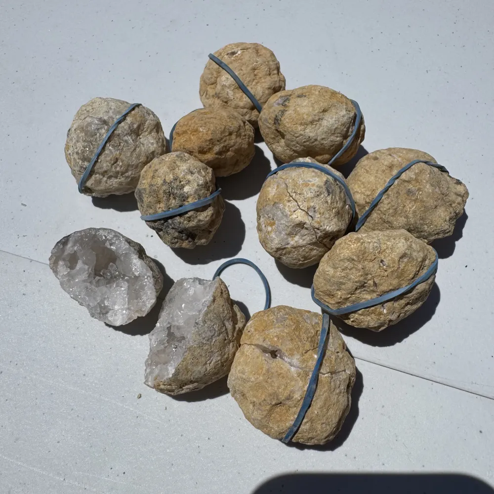 Pachet 10 geode din Calcedonie naturala din Maroc